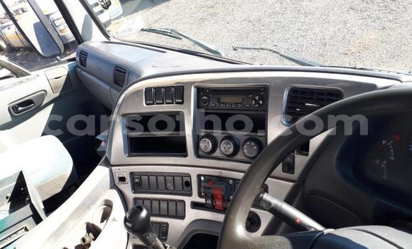 Sayi Na hannu Nissan UD White Babbar mota in Butha–Buthe a Thaba-Tseka Sayi Na hannu Nissan UD White Babbar mota in Butha–Buthe a Thaba-Tseka