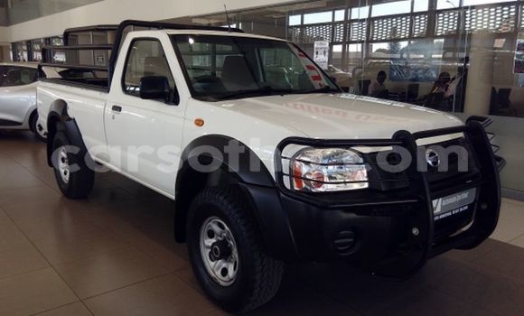 Buy Used Nissan NP 300 White Car in Maputsoe in Leribe Buy Used Nissan NP 300 White Car in Maputsoe in Leribe