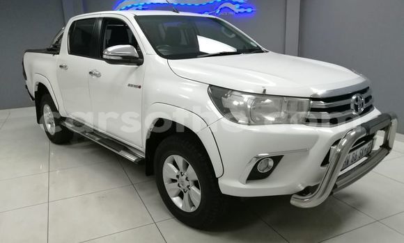 Acheter Occasion Voiture Toyota Hilux Blanc à Maputsoe, Leribe Acheter Occasion Voiture Toyota Hilux Blanc à Maputsoe, Leribe