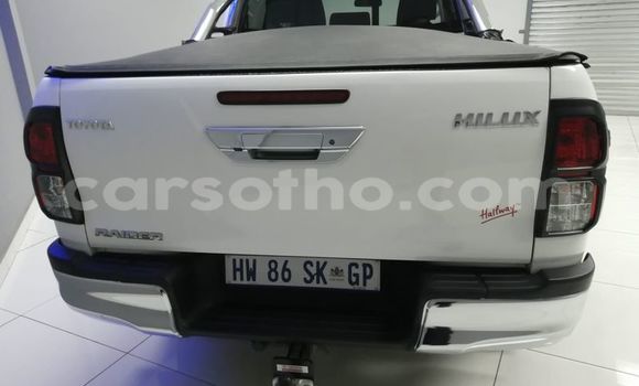 Acheter Occasion Voiture Toyota Hilux Blanc à Maputsoe, Leribe Acheter Occasion Voiture Toyota Hilux Blanc à Maputsoe, Leribe