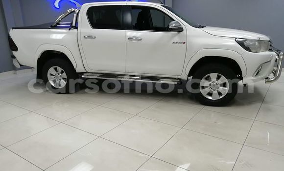Acheter Occasion Voiture Toyota Hilux Blanc à Maputsoe, Leribe Acheter Occasion Voiture Toyota Hilux Blanc à Maputsoe, Leribe