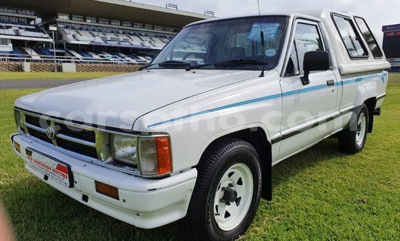 Acheter Occasion Voiture Toyota Hilux Blanc à Maputsoe, Leribe Acheter Occasion Voiture Toyota Hilux Blanc à Maputsoe, Leribe