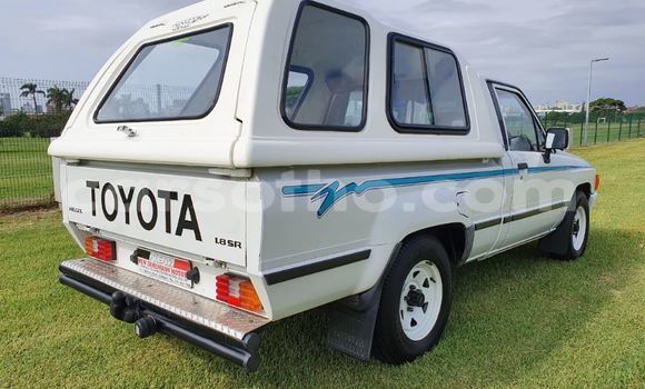 Acheter Occasion Voiture Toyota Hilux Blanc à Maputsoe, Leribe Acheter Occasion Voiture Toyota Hilux Blanc à Maputsoe, Leribe