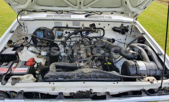 Acheter Occasion Voiture Toyota Hilux Blanc à Maputsoe, Leribe Acheter Occasion Voiture Toyota Hilux Blanc à Maputsoe, Leribe