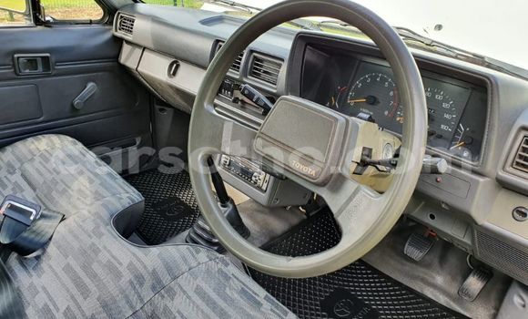 Acheter Occasion Voiture Toyota Hilux Blanc à Maputsoe, Leribe Acheter Occasion Voiture Toyota Hilux Blanc à Maputsoe, Leribe
