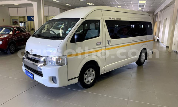 Acheter Occasion Voiture Toyota Hiace Blanc à Maputsoa, Leribe Acheter Occasion Voiture Toyota Hiace Blanc à Maputsoa, Leribe