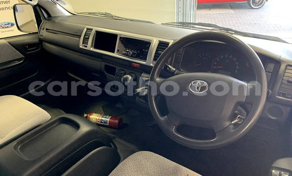 Acheter Occasion Voiture Toyota Hiace Blanc à Maputsoa, Leribe Acheter Occasion Voiture Toyota Hiace Blanc à Maputsoa, Leribe