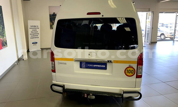 Acheter Occasion Voiture Toyota Hiace Blanc à Maputsoa, Leribe Acheter Occasion Voiture Toyota Hiace Blanc à Maputsoa, Leribe