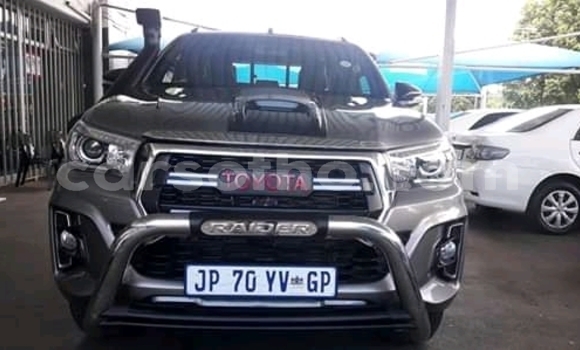 Sayi Na hannu Toyota Hilux Silver Mota in Maseru a Maseru Sayi Na hannu Toyota Hilux Silver Mota in Maseru a Maseru