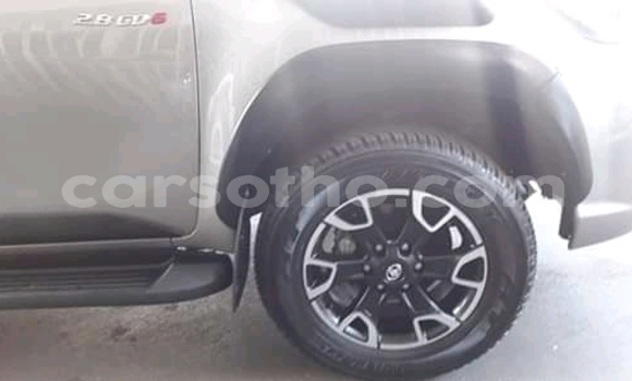 Sayi Na hannu Toyota Hilux Silver Mota in Maseru a Maseru Sayi Na hannu Toyota Hilux Silver Mota in Maseru a Maseru