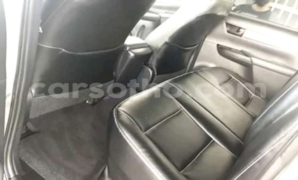 Sayi Na hannu Toyota Hilux Silver Mota in Maseru a Maseru Sayi Na hannu Toyota Hilux Silver Mota in Maseru a Maseru