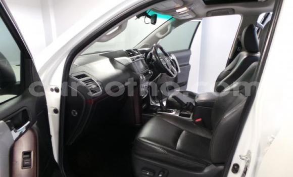 Acheter Occasion Voiture Toyota Prado Blanc à Maseru, Maseru Acheter Occasion Voiture Toyota Prado Blanc à Maseru, Maseru