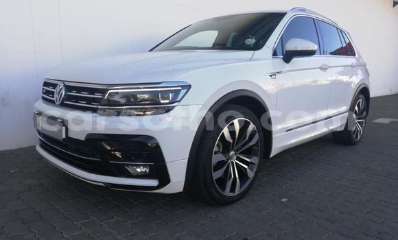 اشتري مستعمل Volkswagen Tiguan White سيارة في Maputsoa في Leribe اشتري مستعمل Volkswagen Tiguan White سيارة في Maputsoa في Leribe