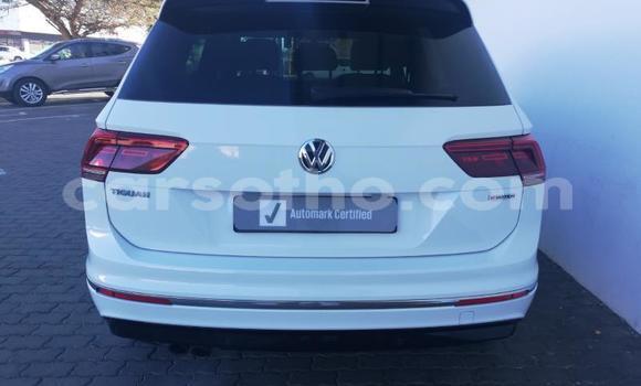 اشتري مستعمل Volkswagen Tiguan White سيارة في Maputsoa في Leribe اشتري مستعمل Volkswagen Tiguan White سيارة في Maputsoa في Leribe