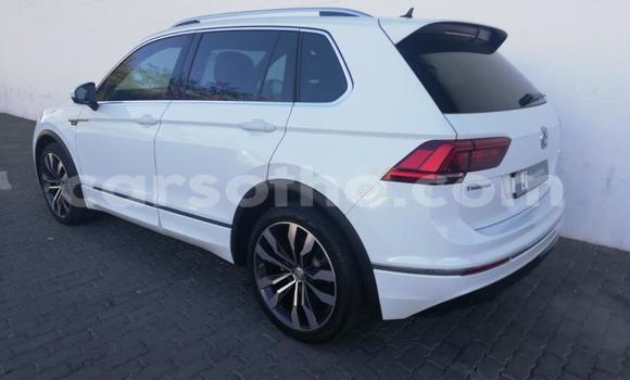 اشتري مستعمل Volkswagen Tiguan White سيارة في Maputsoa في Leribe اشتري مستعمل Volkswagen Tiguan White سيارة في Maputsoa في Leribe