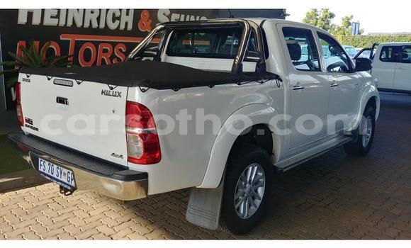 اشتري مستعمل Toyota Hilux White سيارة في Maseru في Maseru اشتري مستعمل Toyota Hilux White سيارة في Maseru في Maseru