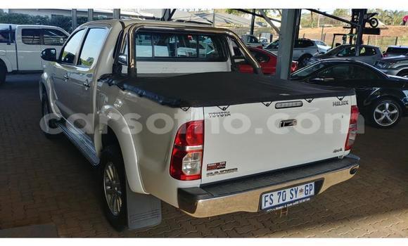 اشتري مستعمل Toyota Hilux White سيارة في Maseru في Maseru اشتري مستعمل Toyota Hilux White سيارة في Maseru في Maseru