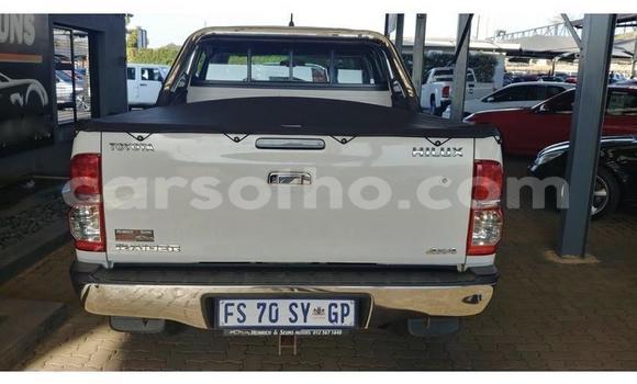 اشتري مستعمل Toyota Hilux White سيارة في Maseru في Maseru اشتري مستعمل Toyota Hilux White سيارة في Maseru في Maseru