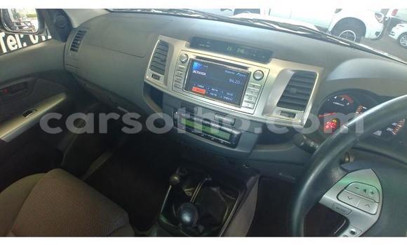 اشتري مستعمل Toyota Hilux White سيارة في Maseru في Maseru اشتري مستعمل Toyota Hilux White سيارة في Maseru في Maseru