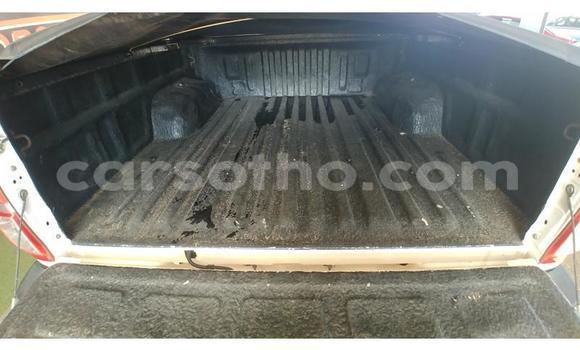 اشتري مستعمل Toyota Hilux White سيارة في Maseru في Maseru اشتري مستعمل Toyota Hilux White سيارة في Maseru في Maseru