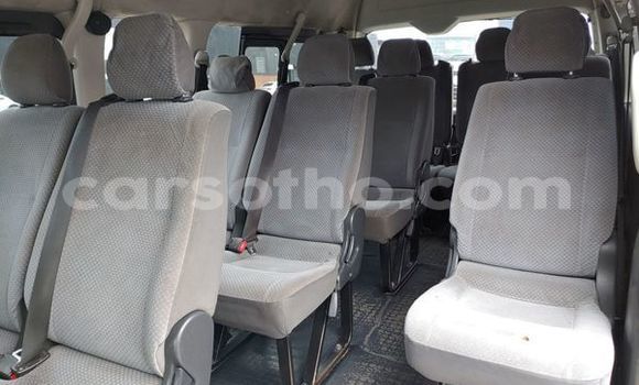 Acheter Occasion Voiture Toyota Hiace Blanc à Maputsoe, Leribe Acheter Occasion Voiture Toyota Hiace Blanc à Maputsoe, Leribe