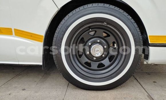 Acheter Occasion Voiture Toyota Hiace Blanc à Maputsoe, Leribe Acheter Occasion Voiture Toyota Hiace Blanc à Maputsoe, Leribe