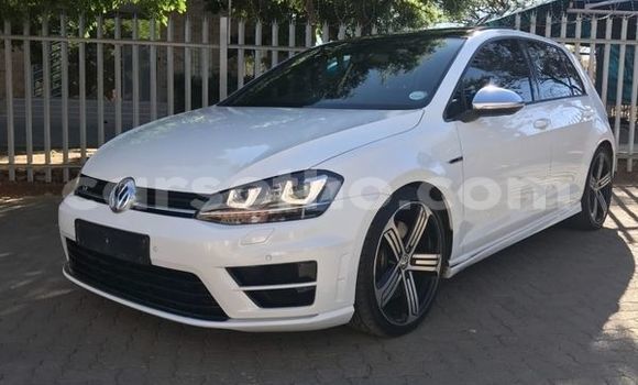Buy Used Volkswagen Golf GTI White Car in Maputsoa in Leribe Buy Used Volkswagen Golf GTI White Car in Maputsoa in Leribe