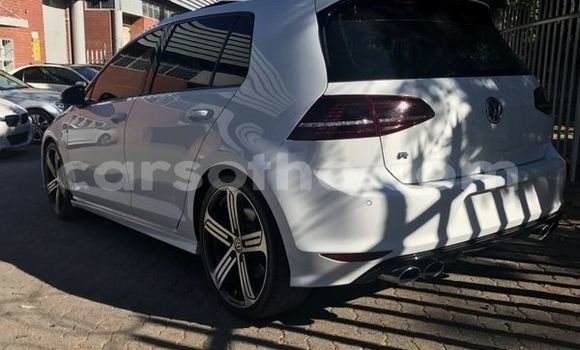 Buy Used Volkswagen Golf GTI White Car in Maputsoa in Leribe Buy Used Volkswagen Golf GTI White Car in Maputsoa in Leribe