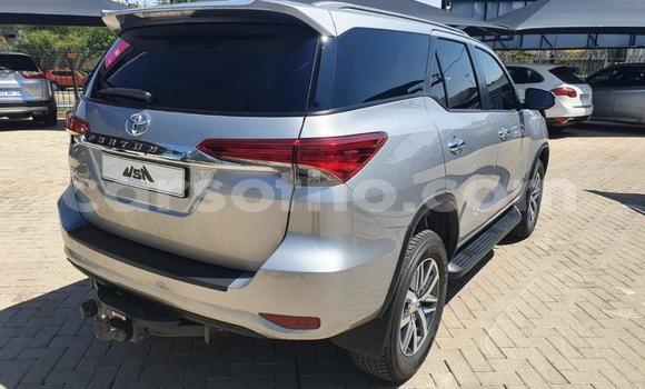 اشتري مستعمل Toyota Fortuner Silver سيارة في Maseru في Maseru اشتري مستعمل Toyota Fortuner Silver سيارة في Maseru في Maseru