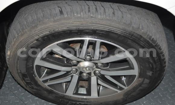 Acheter Occasion Voiture Toyota Hilux Blanc à Maseru, Maseru Acheter Occasion Voiture Toyota Hilux Blanc à Maseru, Maseru