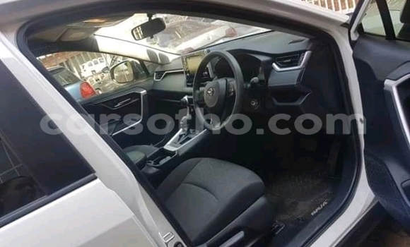 Acheter Occasion Voiture Toyota RAV4 Blanc à Maseru, Maseru Acheter Occasion Voiture Toyota RAV4 Blanc à Maseru, Maseru