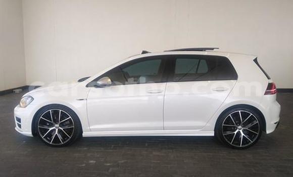Buy Used Volkswagen Golf R White Car in Maseru in Maseru Buy Used Volkswagen Golf R White Car in Maseru in Maseru