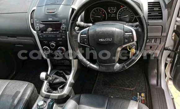 Acheter Occasion Voiture Isuzu KB Gris à Maseru, Maseru Acheter Occasion Voiture Isuzu KB Gris à Maseru, Maseru
