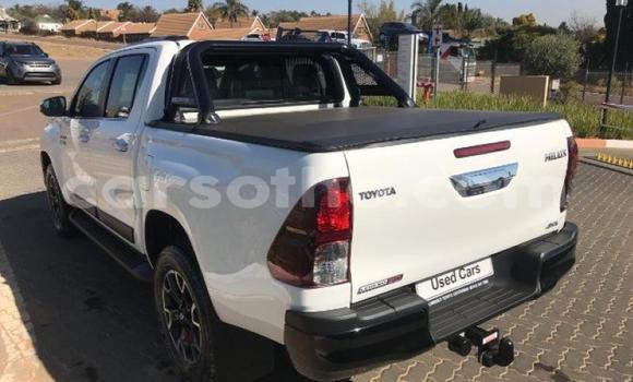 Buy Used Toyota Hilux Silver Car in Maseru in Maseru Buy Used Toyota Hilux Silver Car in Maseru in Maseru