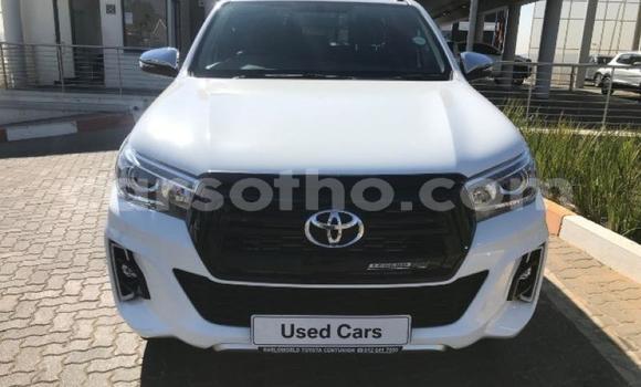 Buy Used Toyota Hilux Silver Car in Maseru in Maseru Buy Used Toyota Hilux Silver Car in Maseru in Maseru