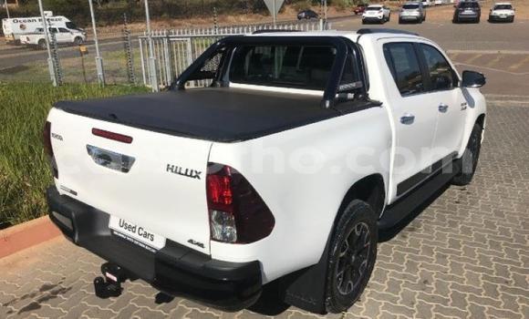 Buy Used Toyota Hilux Silver Car in Maseru in Maseru Buy Used Toyota Hilux Silver Car in Maseru in Maseru