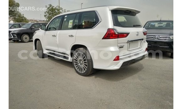 Acheter Import Voiture Lexus LX Blanc à Import - Dubai, Maseru Acheter Import Voiture Lexus LX Blanc à Import - Dubai, Maseru