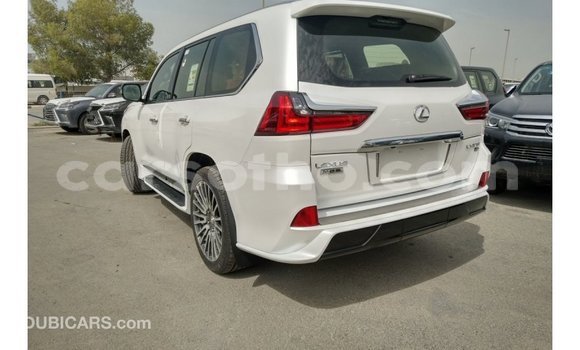Acheter Import Voiture Lexus LX Blanc à Import - Dubai, Maseru Acheter Import Voiture Lexus LX Blanc à Import - Dubai, Maseru