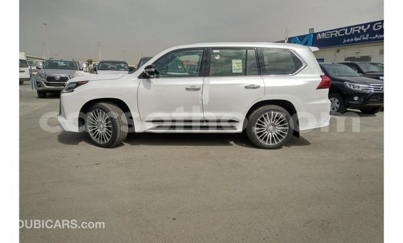 Acheter Import Voiture Lexus LX Blanc à Import - Dubai, Maseru Acheter Import Voiture Lexus LX Blanc à Import - Dubai, Maseru