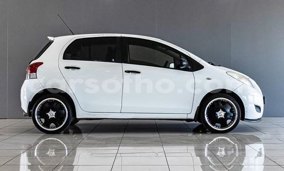 Acheter Occasion Voiture Toyota Yaris Blanc à Maputsoe, Leribe Acheter Occasion Voiture Toyota Yaris Blanc à Maputsoe, Leribe