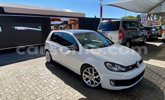 Buy Used Volkswagen Golf GTI White Car in Maputsoa in Leribe Buy Used Volkswagen Golf GTI White Car in Maputsoa in Leribe