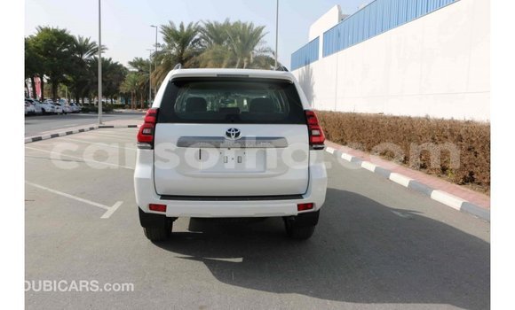 Acheter Import Voiture Toyota Prado Blanc à Import - Dubai, Maseru Acheter Import Voiture Toyota Prado Blanc à Import - Dubai, Maseru