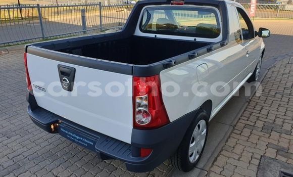 Buy Used Nissan NP 300 White Car in Maputsoa in Leribe Buy Used Nissan NP 300 White Car in Maputsoa in Leribe