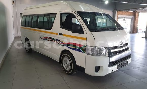 Acheter Occasion Voiture Toyota Hiace Blanc à Maputsoa, Leribe Acheter Occasion Voiture Toyota Hiace Blanc à Maputsoa, Leribe