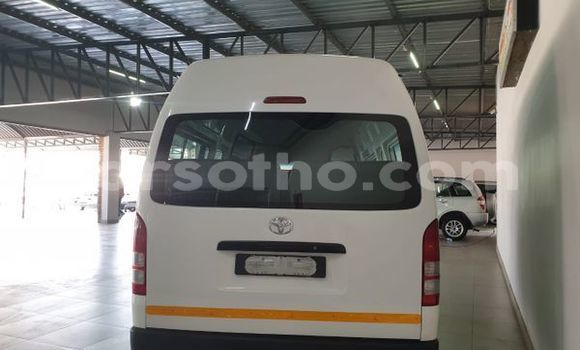 Acheter Occasion Voiture Toyota Hiace Blanc à Maputsoa, Leribe Acheter Occasion Voiture Toyota Hiace Blanc à Maputsoa, Leribe