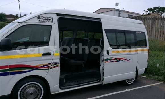 Sayi Na hannu Toyota Hiace White Mota in Maputsoe a Leribe Sayi Na hannu Toyota Hiace White Mota in Maputsoe a Leribe