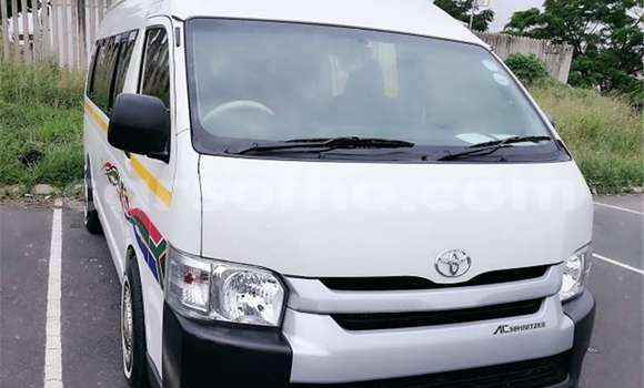 Sayi Na hannu Toyota Hiace White Mota in Maputsoe a Leribe Sayi Na hannu Toyota Hiace White Mota in Maputsoe a Leribe