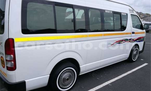 Sayi Na hannu Toyota Hiace White Mota in Maputsoe a Leribe Sayi Na hannu Toyota Hiace White Mota in Maputsoe a Leribe