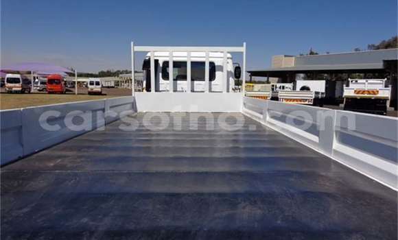 اشتري مستعمل Nissan UD White شاحنة في Butha–Buthe في Thaba-Tseka اشتري مستعمل Nissan UD White شاحنة في Butha–Buthe في Thaba-Tseka