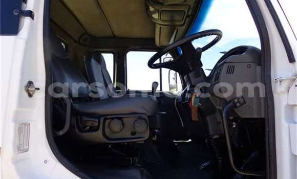 اشتري مستعمل Nissan UD White شاحنة في Butha–Buthe في Thaba-Tseka اشتري مستعمل Nissan UD White شاحنة في Butha–Buthe في Thaba-Tseka